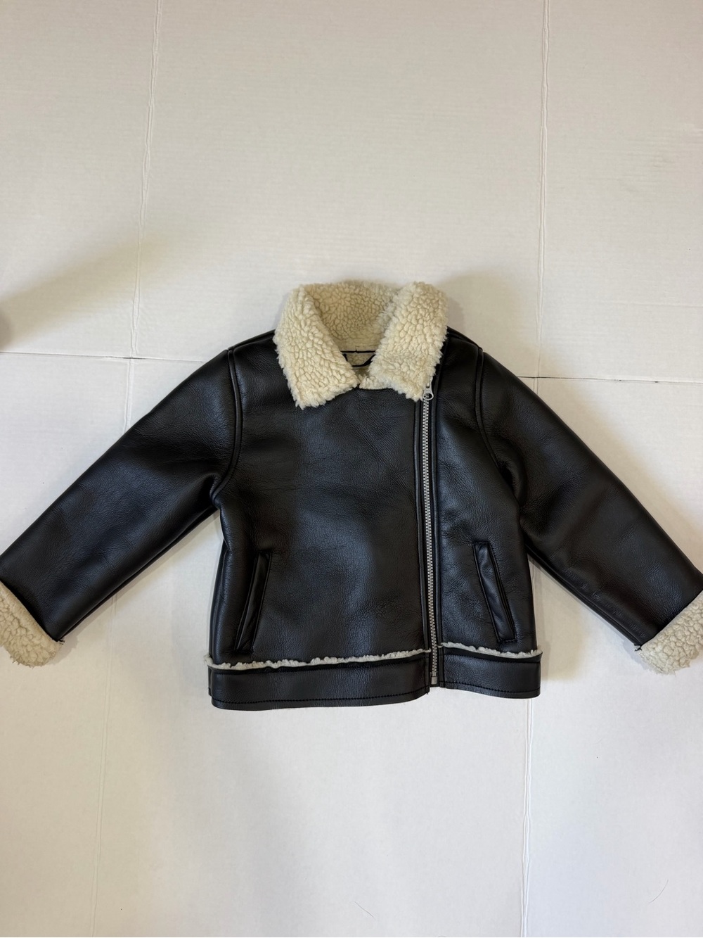 Oshkosh B'gosh Girls 5T Black Aviator Faux Leather Zip Up Sherpa Lined